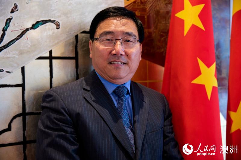 中國(guó)駐悉尼總領(lǐng)事李華新通過(guò)人民網(wǎng)向廣大網(wǎng)友拜年