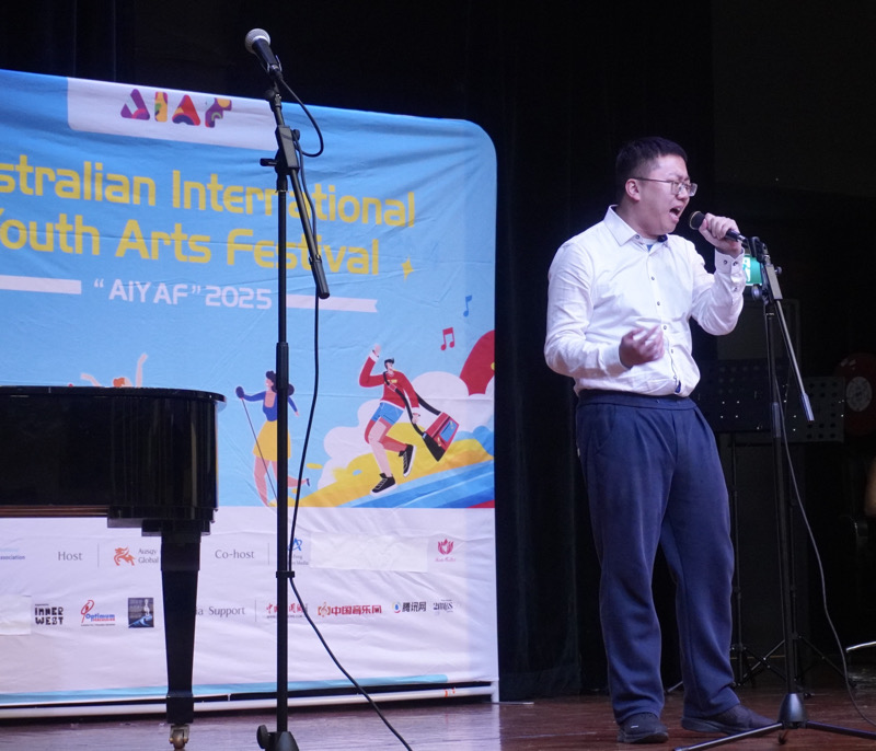 參賽者深情演繹英文曲目（攝影 蒲美玲）