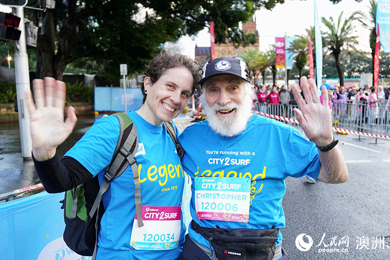 今年83歲的克里斯托弗與家人一同參賽（攝影 陳芃蕾） 