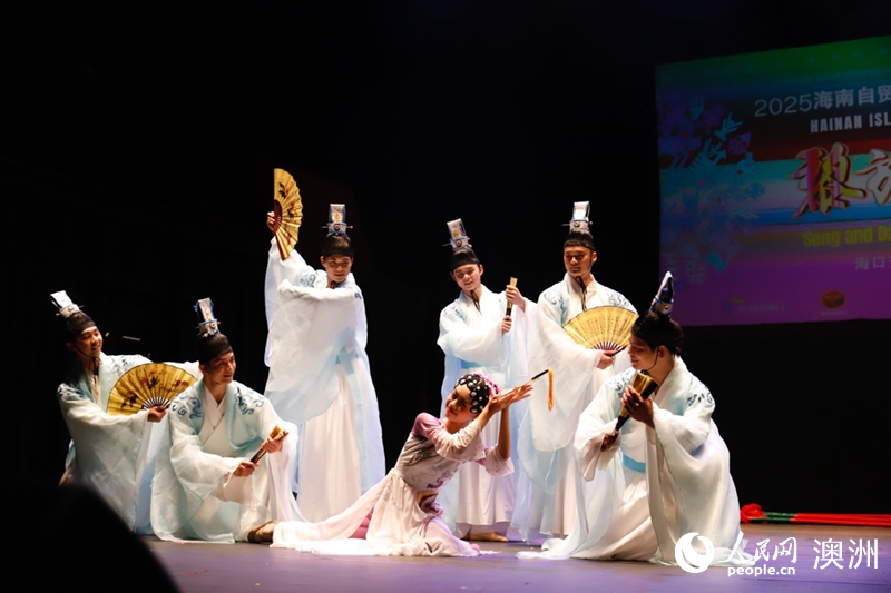 舞蹈表演《錦瑟》（攝影 劉美鷺）